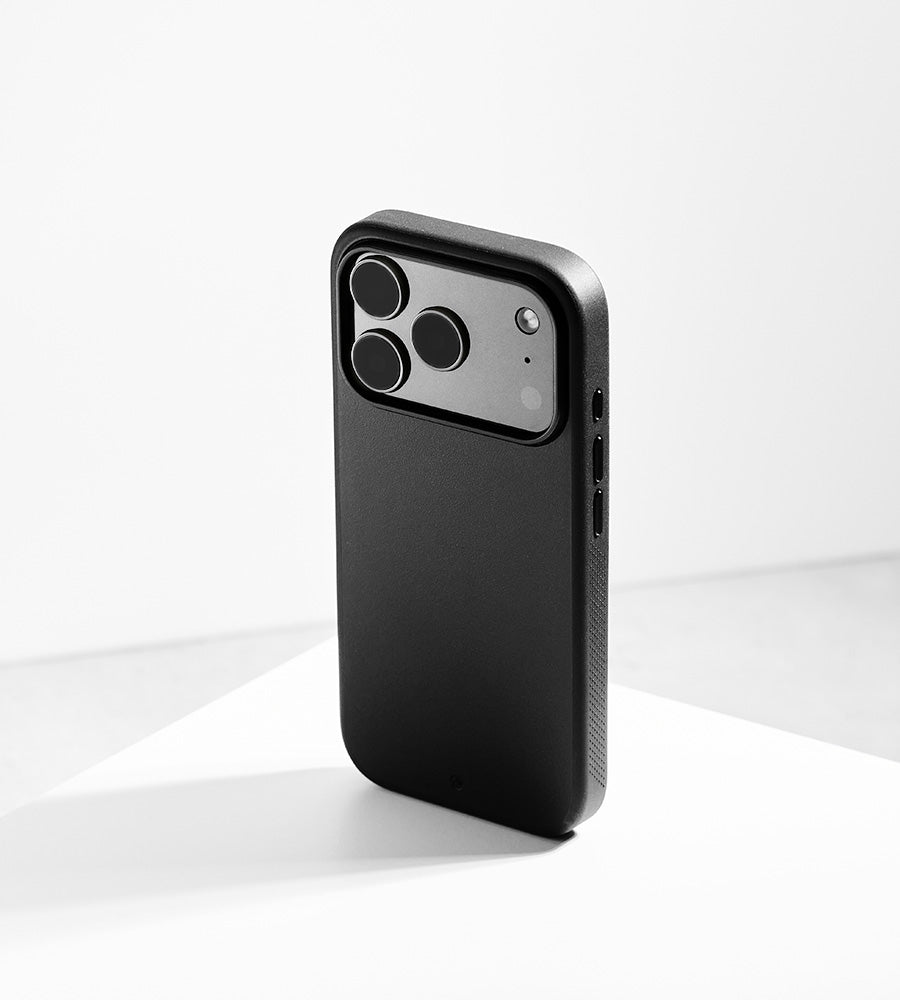 Synthesis - iPhone 17 Pro Max